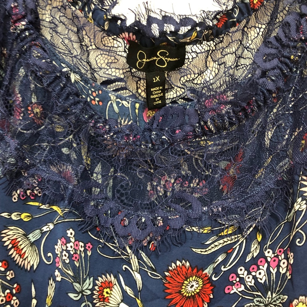 Pretty Jessica Simpson shirt - Picture 3 of 6